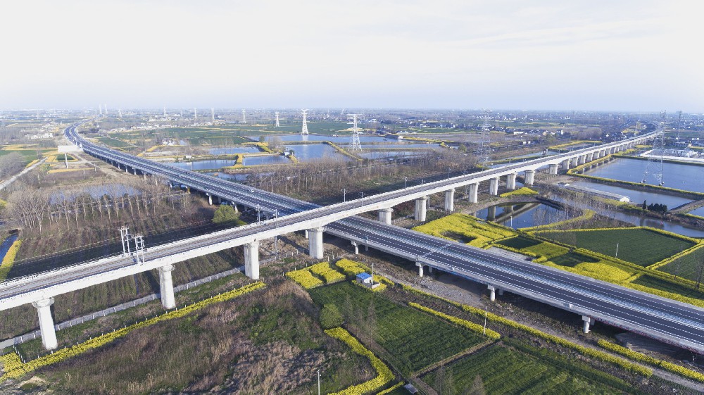 333跨京滬高速公路大橋